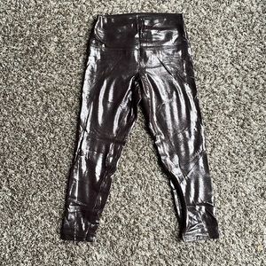 Lululemon align crop leggings in foil print French press